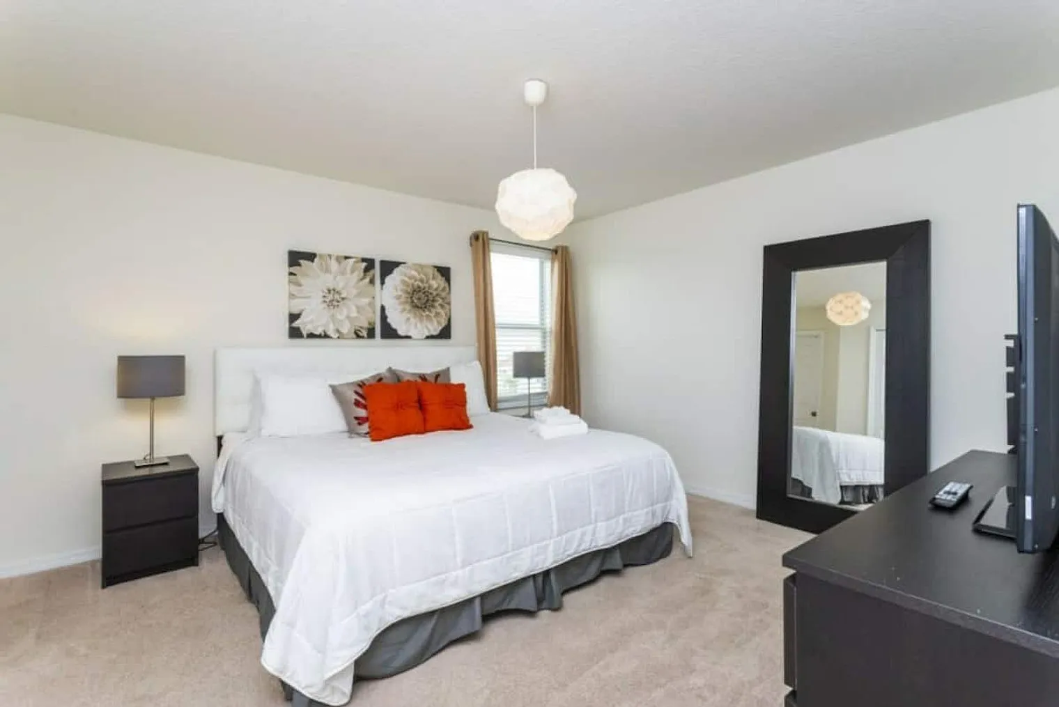 4 bed, 3.0 bath, 1657 sqft, $3,897 — Photo 4