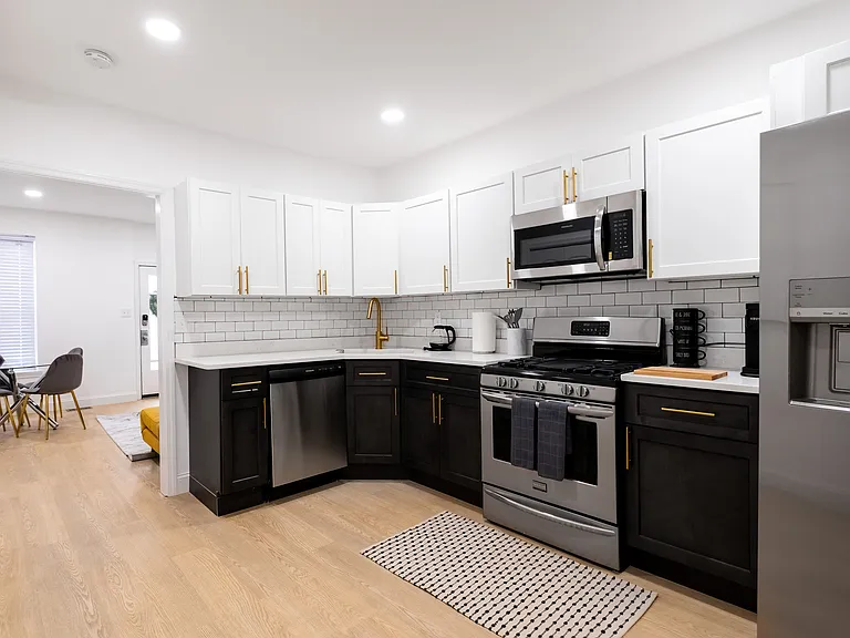 1923 Gough St #1 — Photo 5