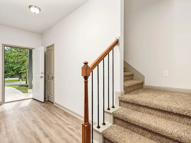 918 Shady Ln #A — Photo 5