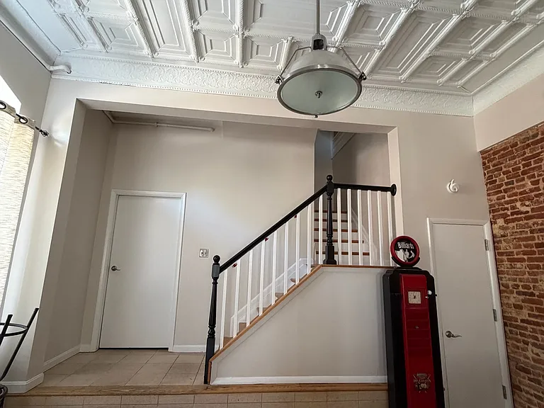 2920 Elliott St — Photo 5