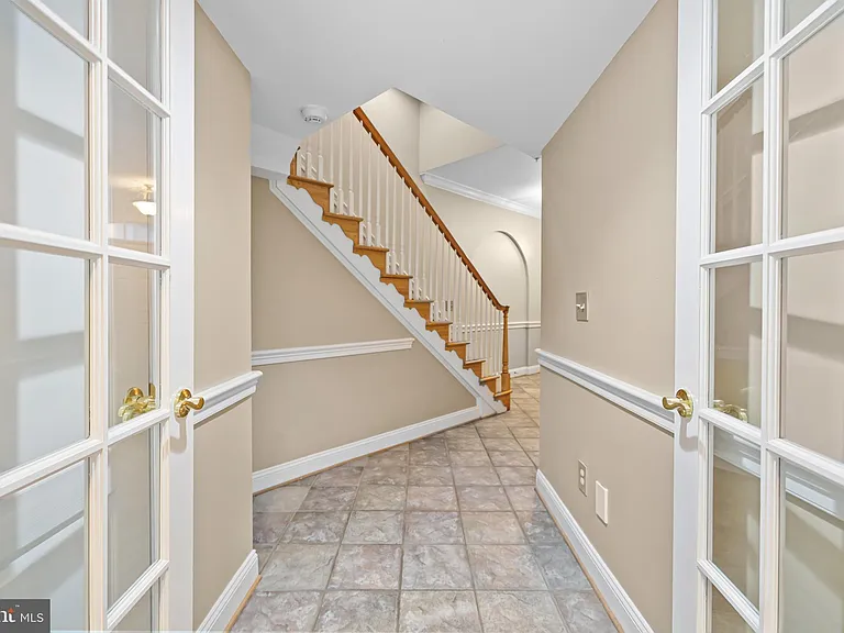 5237 Bessley Pl — Photo 6
