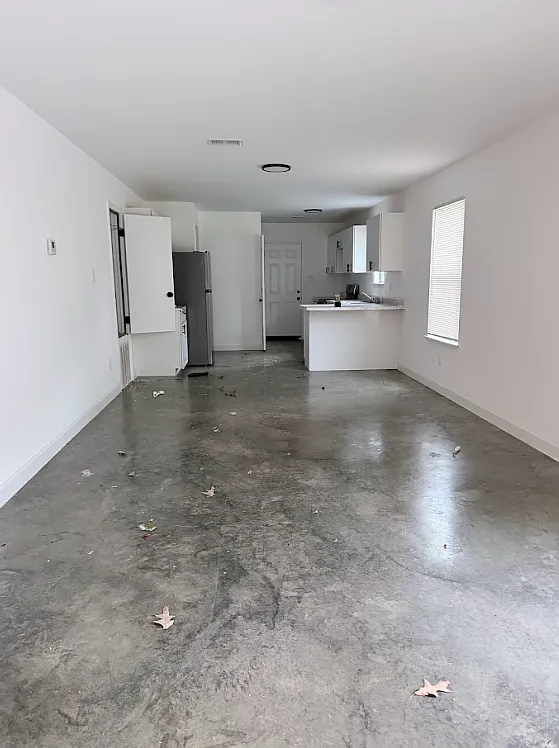 3 bed, 1084 sqft, $1,450 — Photo 3