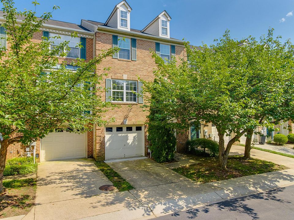 1st image of 733 Mashie Ct