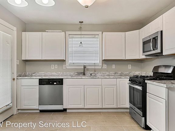 4th image of 210 W Celestine St