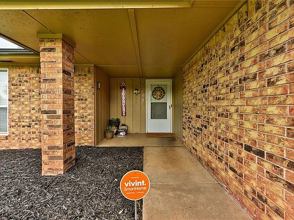 5th image of 608 Smalley Dr