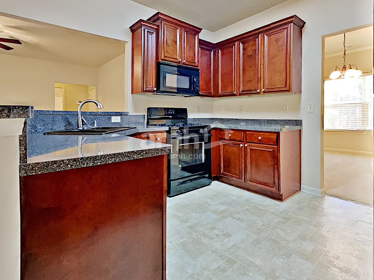 5 bed, 3.0 bath, 2622 sqft, $2,720 — Photo 3