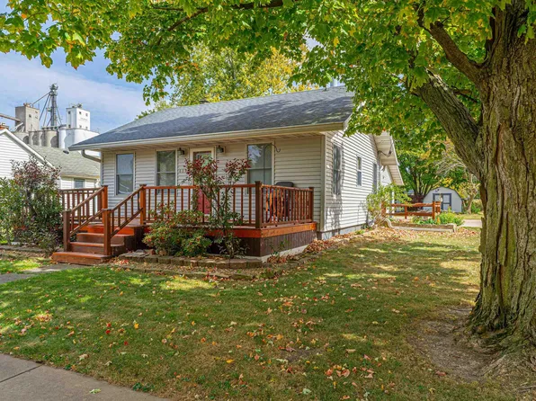612 S Pine St, Delavan, IL 61734