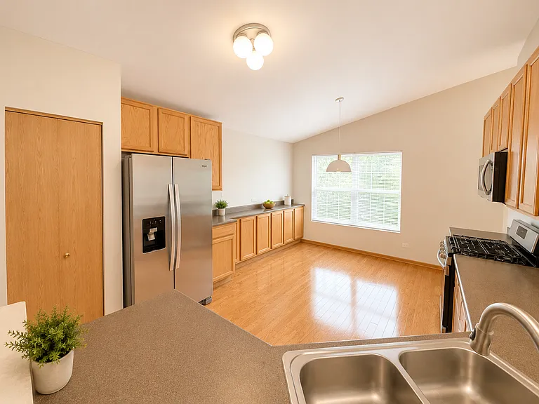 24230 W Walnut Cir — Photo 4