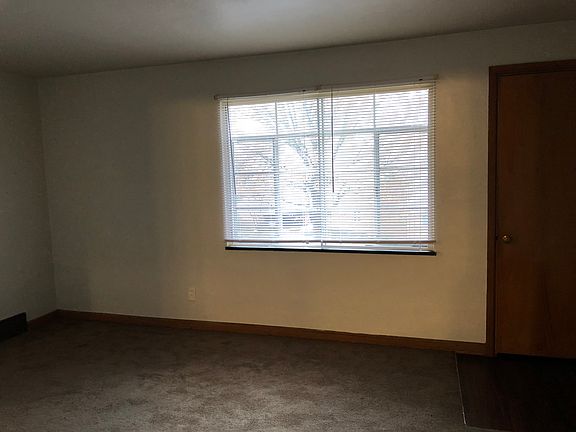 3rd image of 258 Northwood Ave APT 3