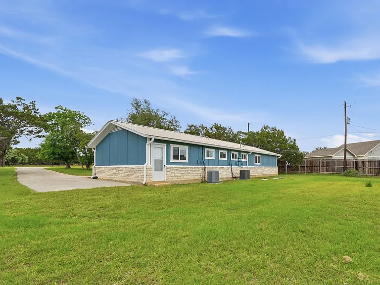 102 Rose Dr #B — Photo 18