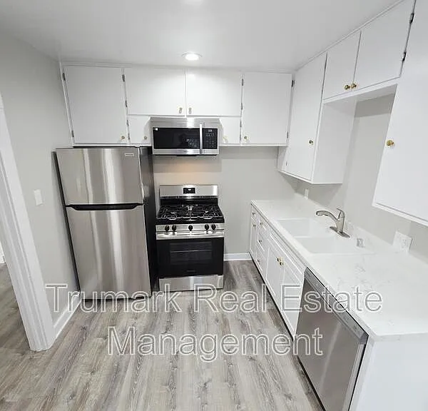 433 W Garfield Ave — Photo 1