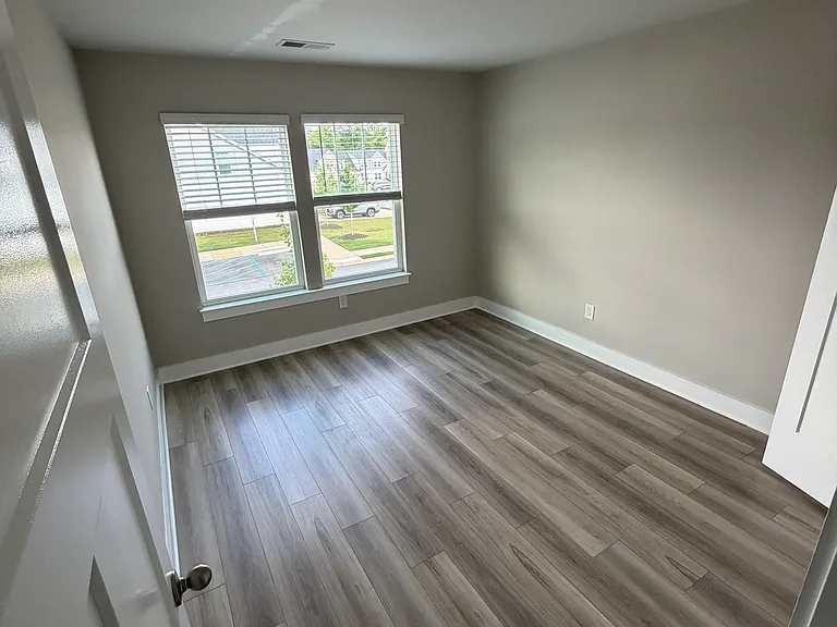 201 Woodhouse Way — Photo 7
