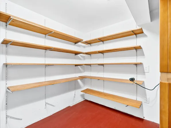 6015 Independence Avenue image 67 of 85