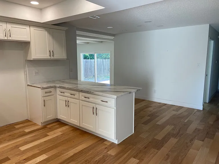 8587 La Riviera Dr — Photo 5