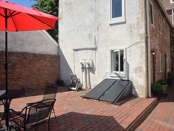 2nd image of 1016 Prince St APT 2