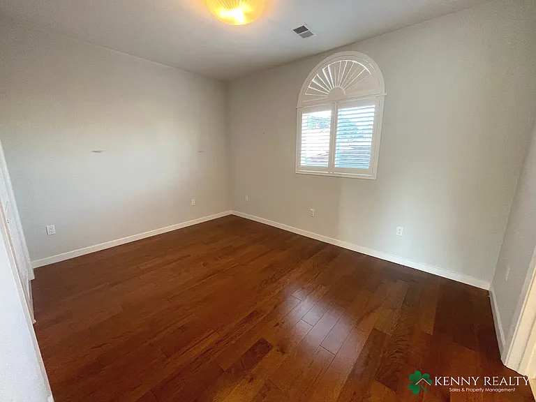 822 Ellis Dr — Photo 8