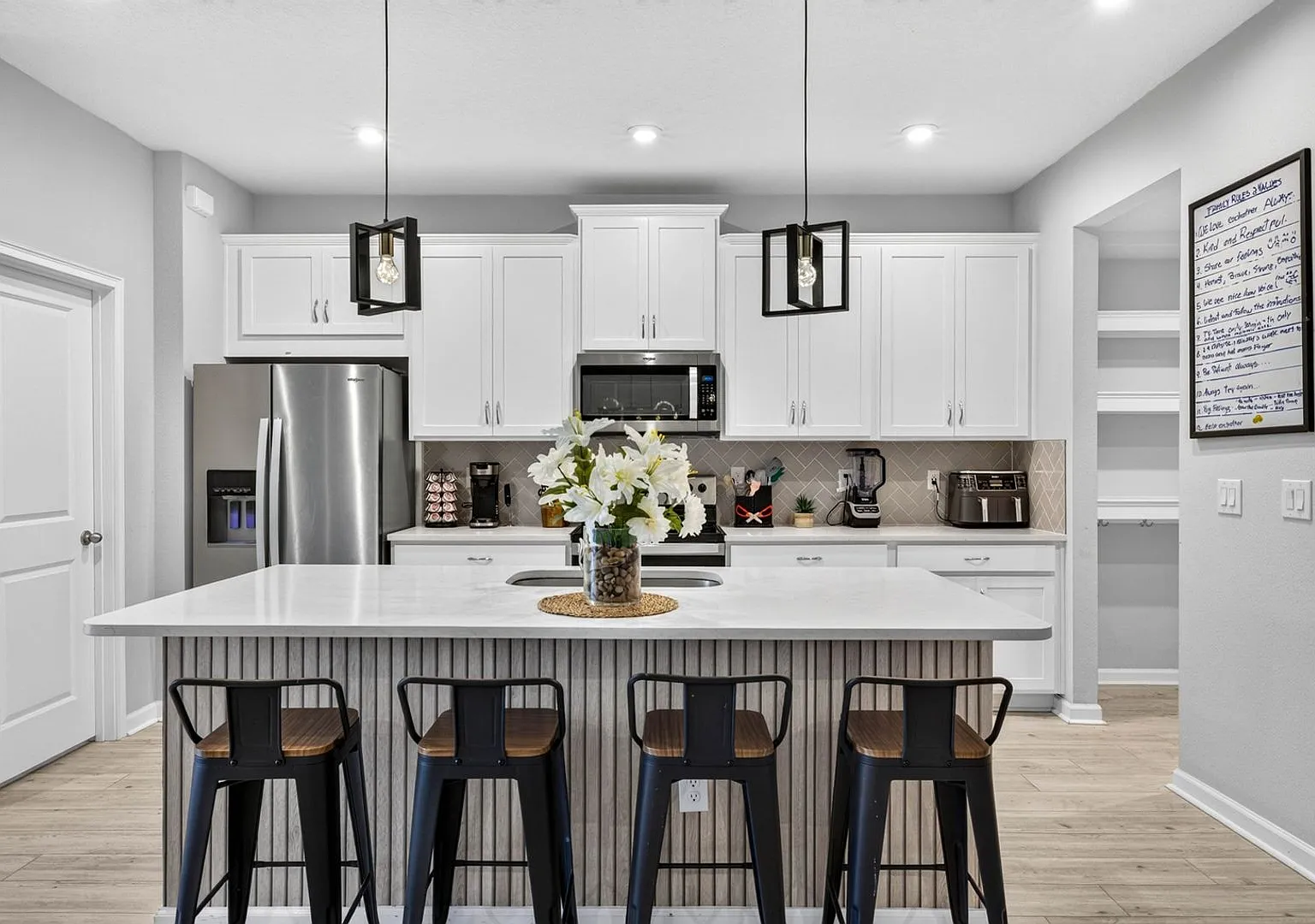 Spacious 3BR Townhome in Lutz — Photo 4