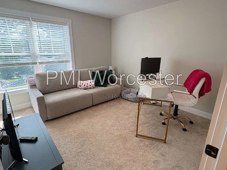 18 Lake Ave — Photo 19