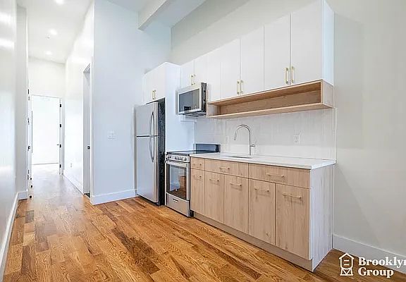 5th image of 42 Driggs Ave APT 3R
