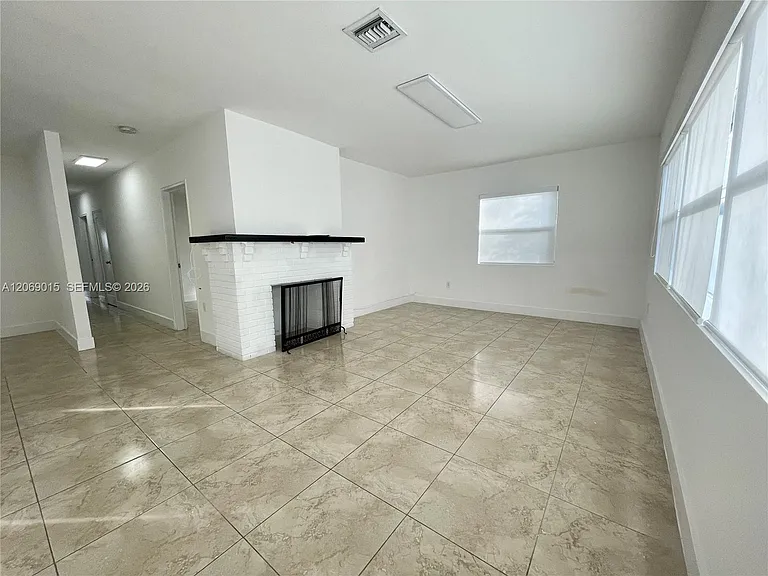 1322 SE 1st Ave — Photo 7