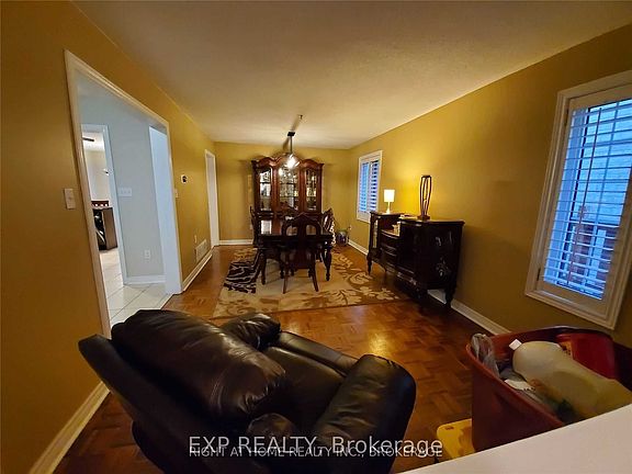 3rd image of 69 Fallstar Cres