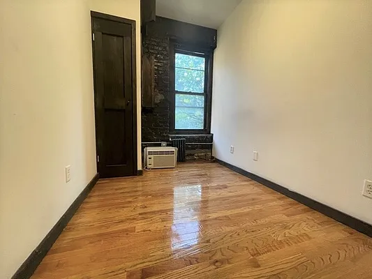 Rented by PocketBroker Inc | media 42