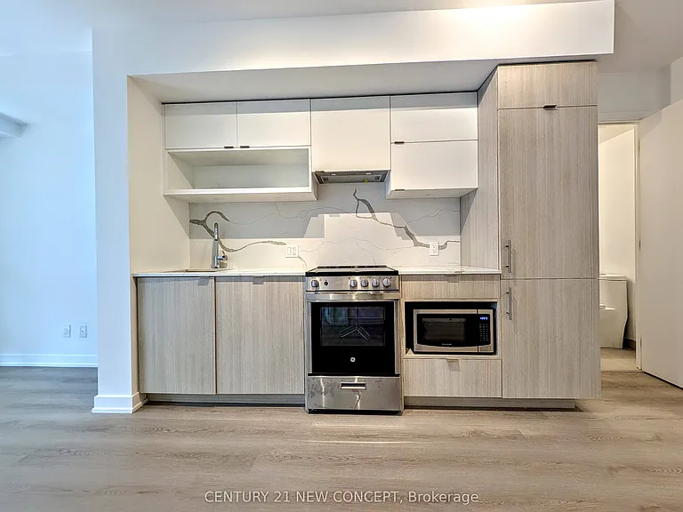 100 Queen St E #1011 — Photo 9