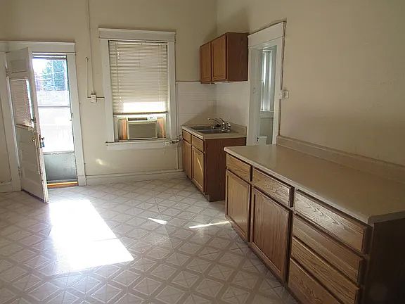 1st image of 514 Harrison St APT 2