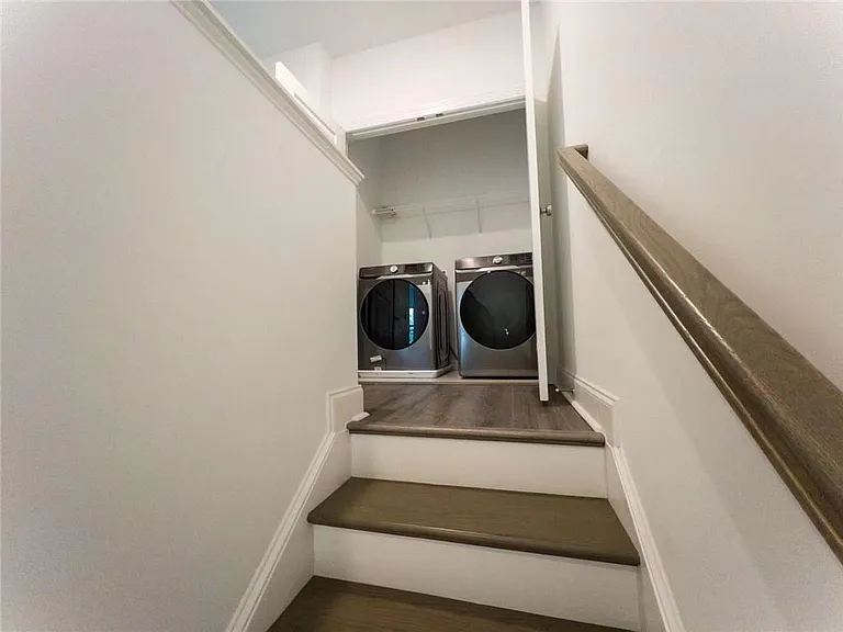 235 Sims Park Pl — Photo 13