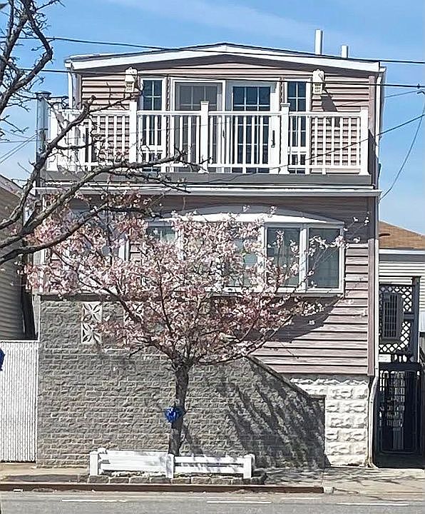 1215 Cross Bay Blvd, Broad Channel, NY 11693 Zillow