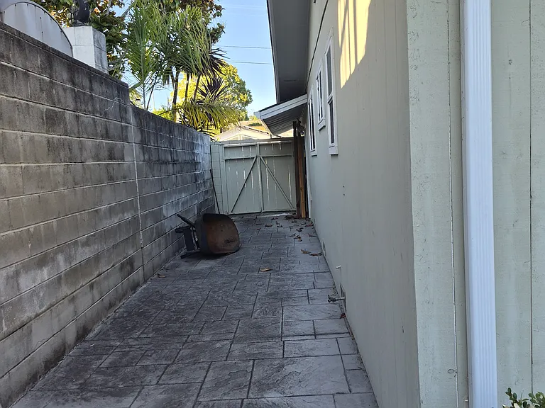 109 Corinne Ave — Photo 28
