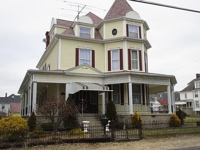 1st image of 220 North St