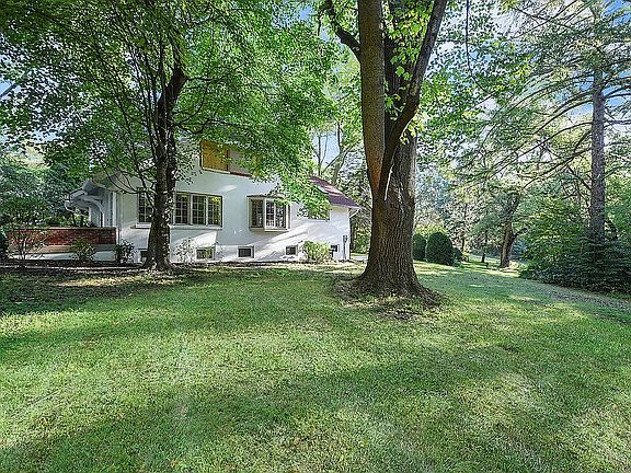 Right Side Yard
