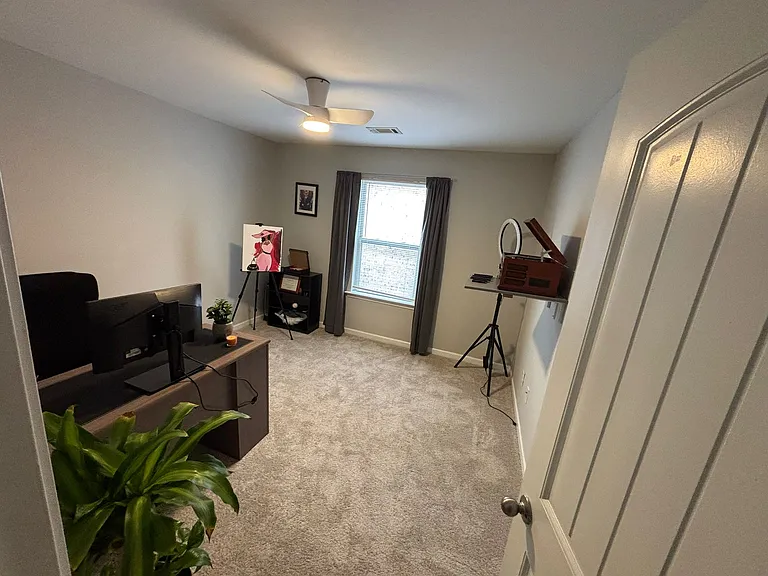 518 Tulip Ln — Photo 24