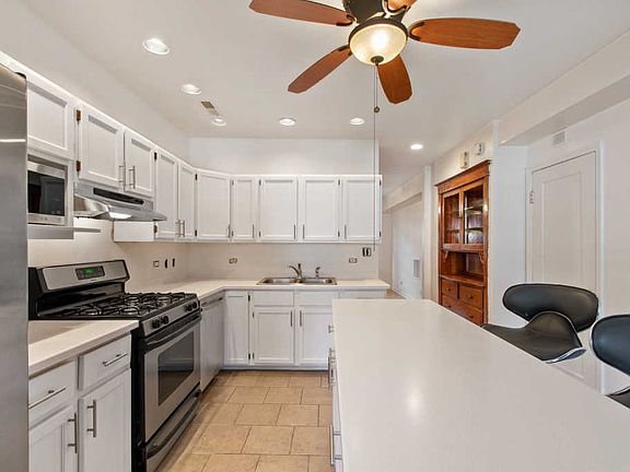 4th image of 3125 N Monticello Ave #1