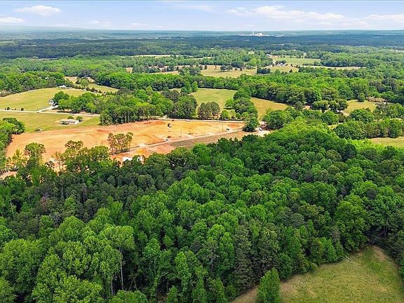 4th image of Parris Farm Rd