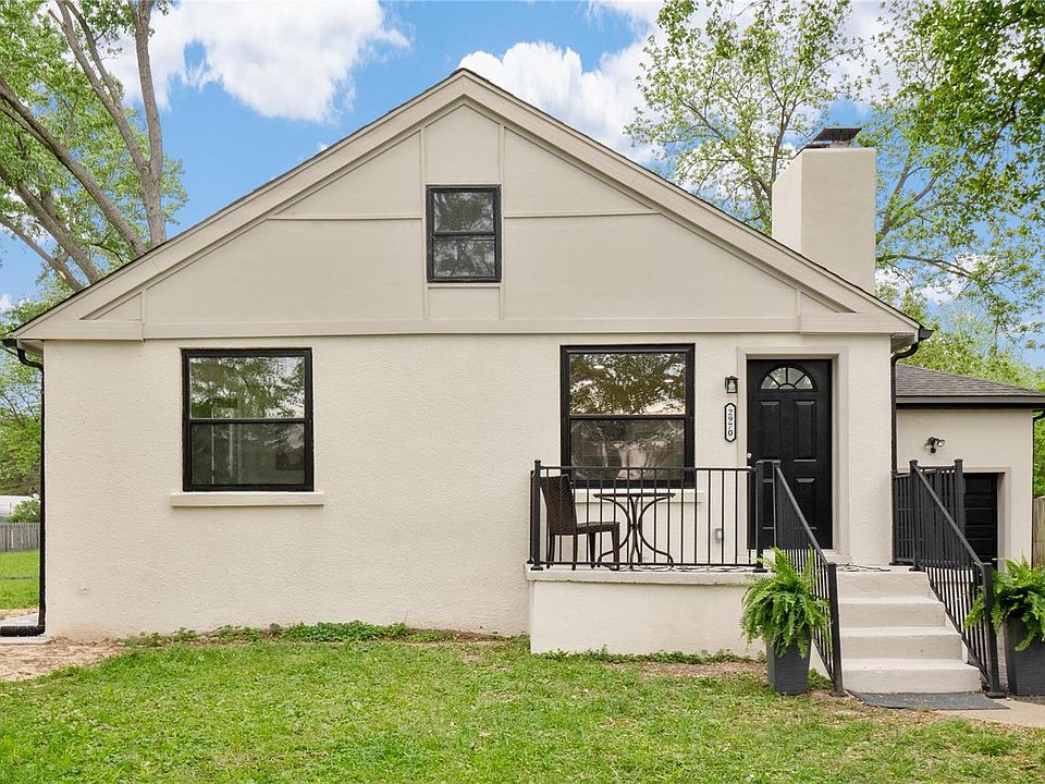 1st image of 2970 Gill Ave
