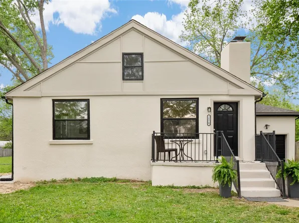 2970 Gill Ave, Maryland Heights, MO 63043