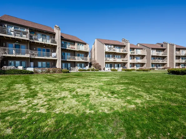 5251 Paw Paw Lake Rd APT 16, Coloma, MI 49038