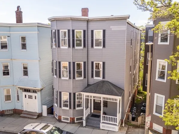 725 E 3rd St, South Boston, MA 02127