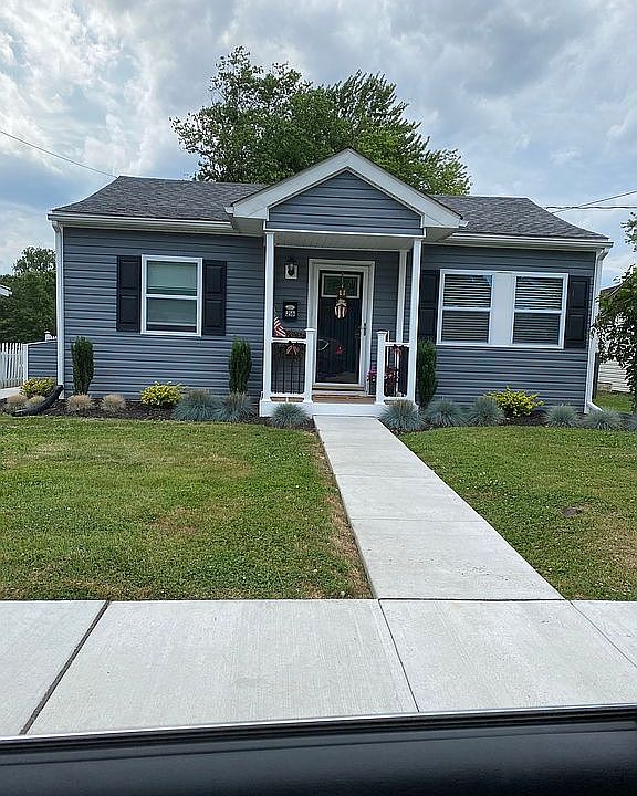 1st image of 26 Dogwood Dr