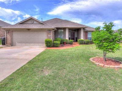 2104 SE 7th St, Moore, OK, 73160