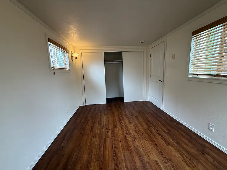 1075 Pacific Ave — Photo 14