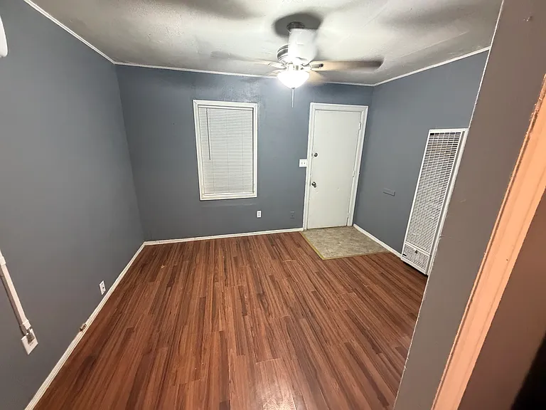 1112 Binkley Ave #1/2 — Photo 3