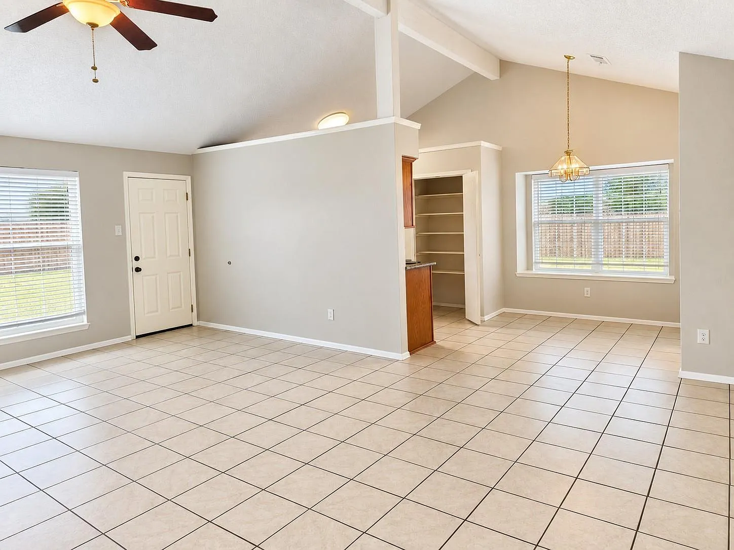 3 bed, 2.0 bath, 1488 sqft, $1,850 — Photo 4