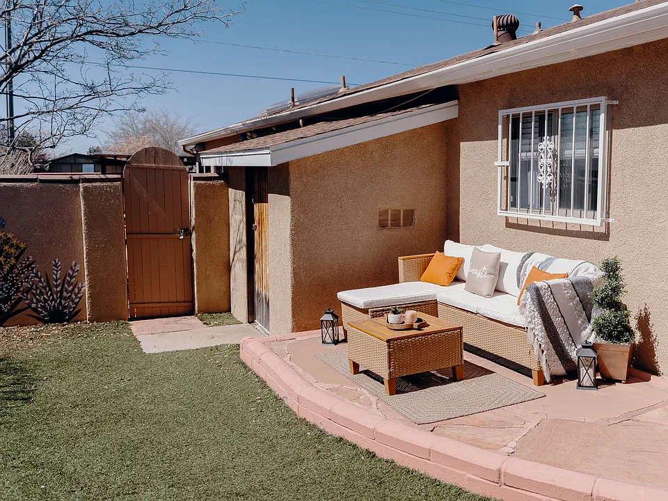 7000 Avenida La Costa NE #1
