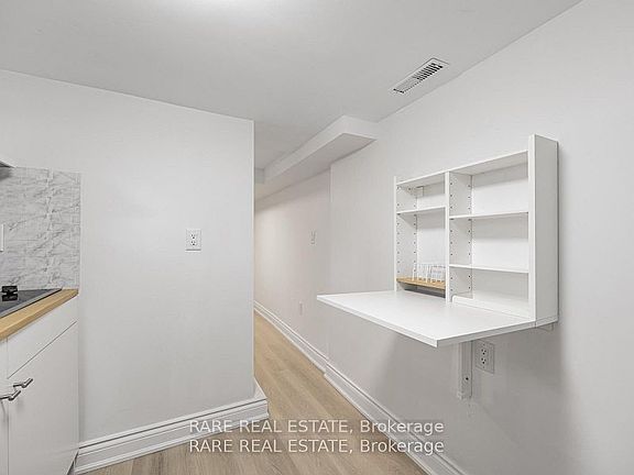 5th image of 727 Rhodes Ave