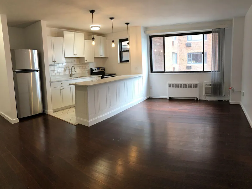 11720 Edgewater Dr #719