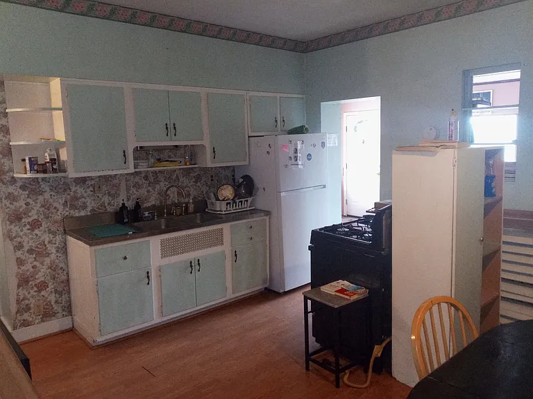 1808 Brownsville Rd #1 — Photo 3