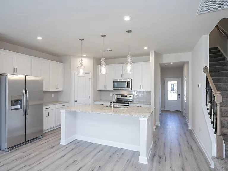 2031 Sperling Dr — Photo 6